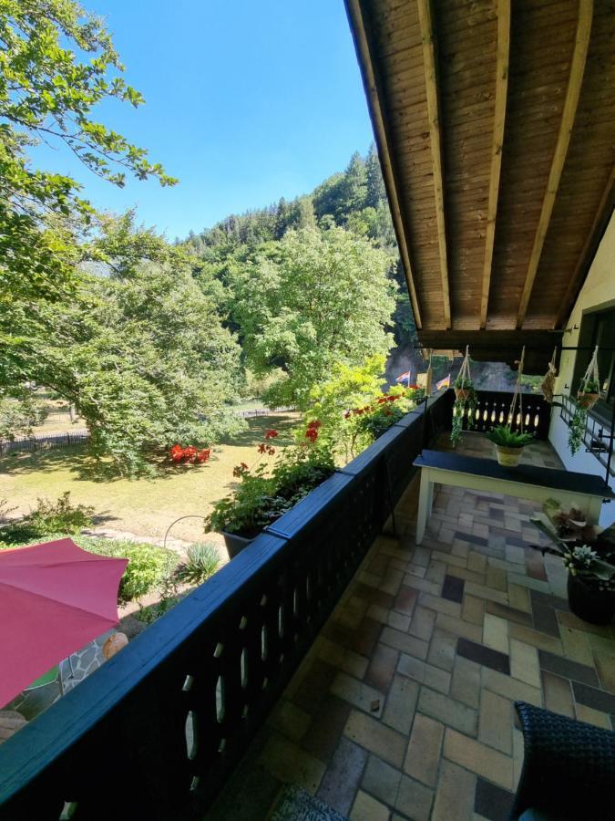 B&B Am Sahrbach Altenahr Luaran gambar